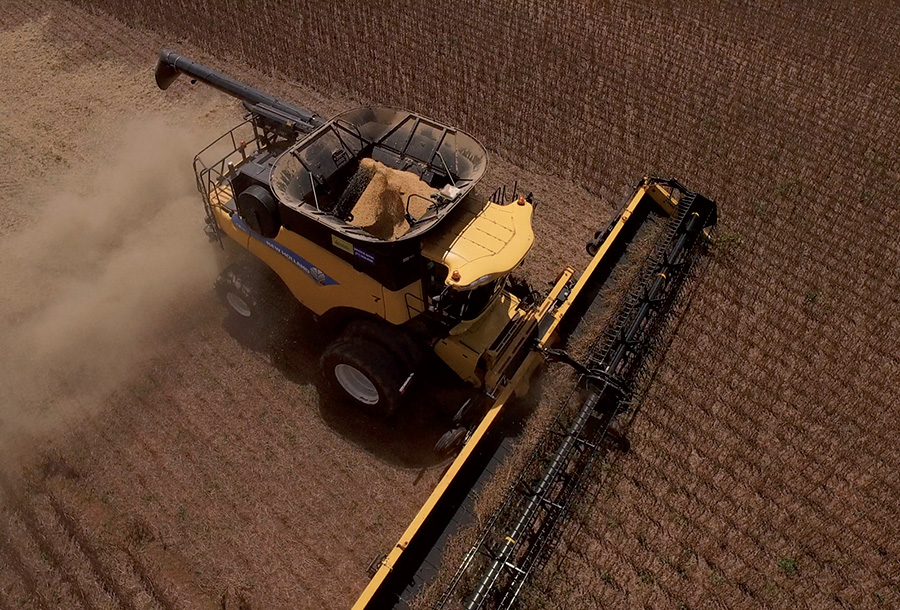 Комбайн New Holland Agriculture CR8.90 установил новый мировой рекорд по уборке сои -